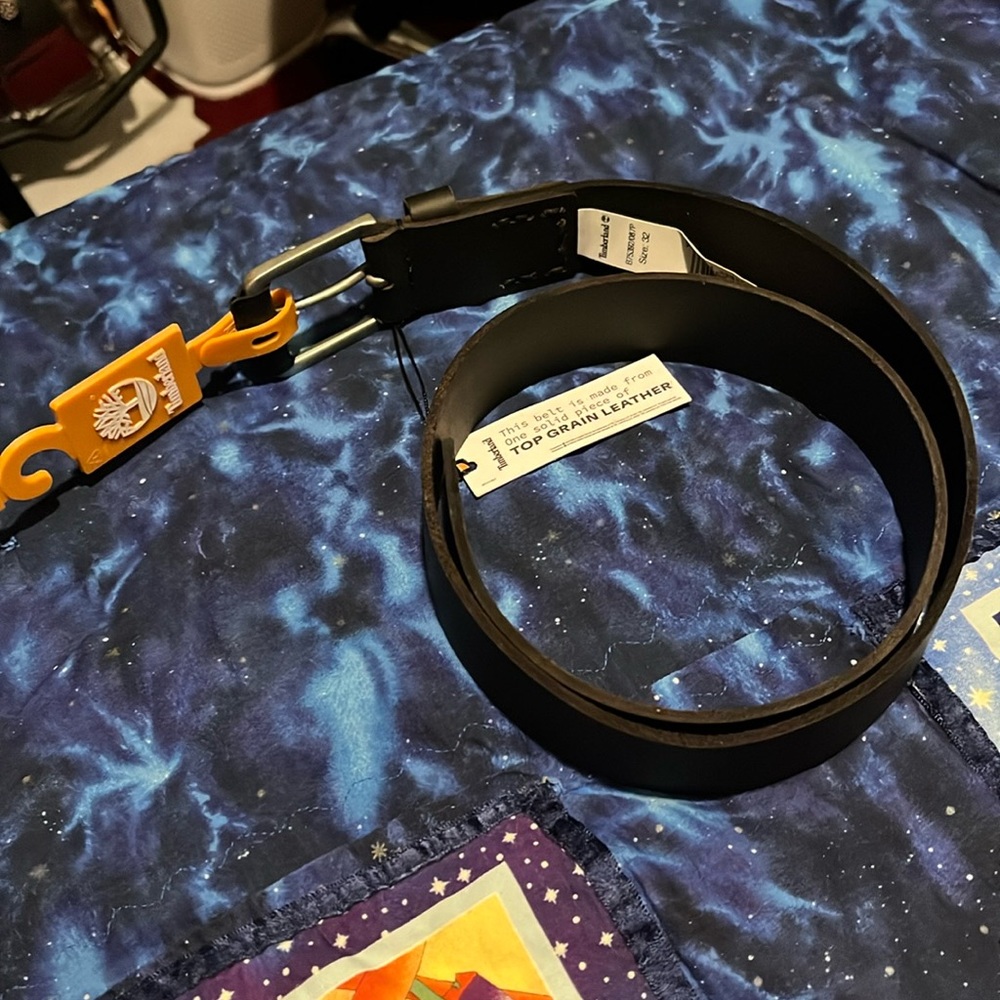 New black leather Timberland belt